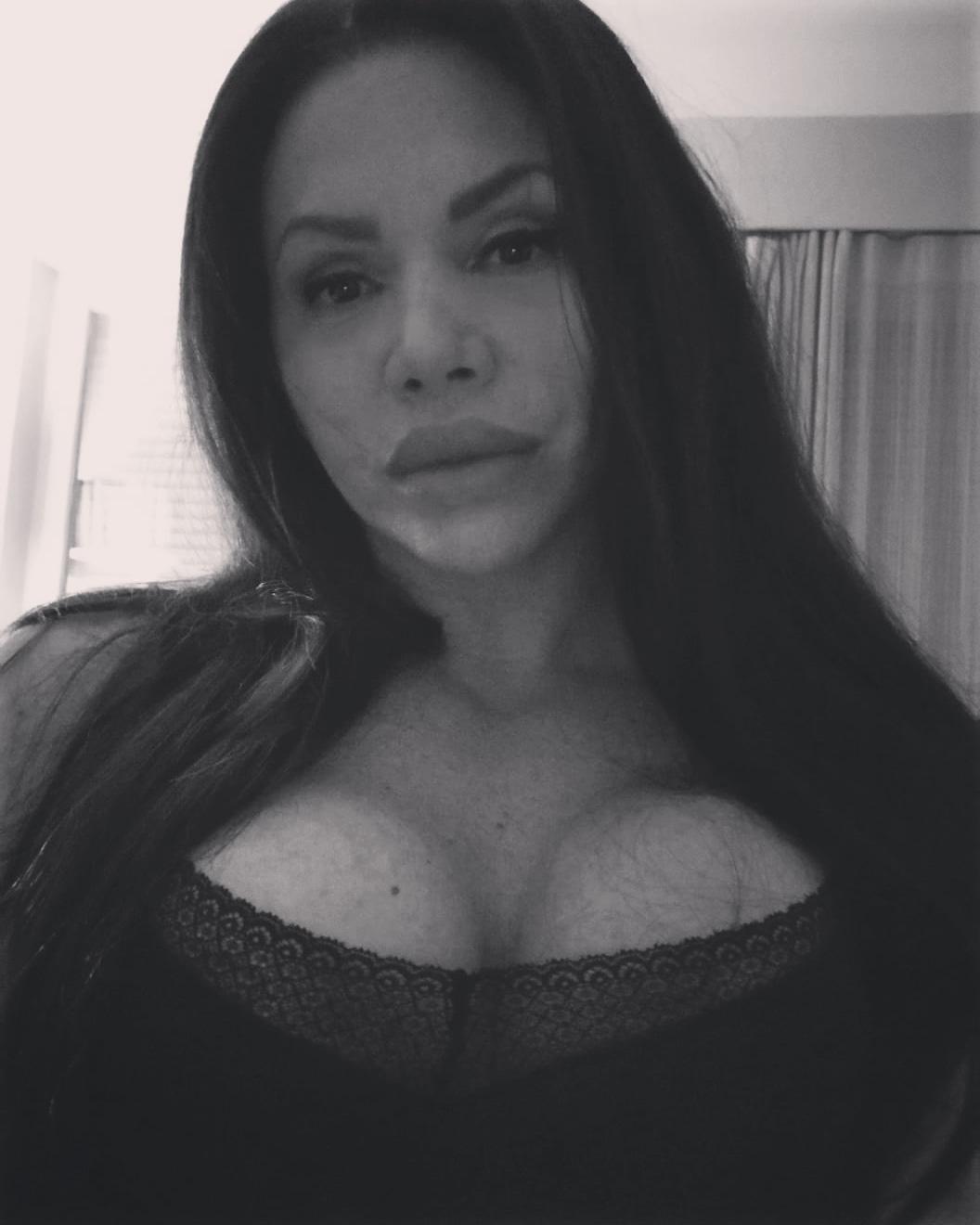 Zarah Muscle IFBB Pro